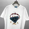 Camisetas masculinas Designer 2024 Primavera/verão Novo pescoço redondo casual Camiseta de manga curta com impressão de letra de várias cores no peito, solta e versátil oze2