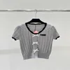 Damesbreien Tees Designer Hoge kwaliteit 2024 Lente/zomer Nieuwe Socialitische stijl Bow met contrasterende kleur Grens Ronde Ronde Ronde Ronde Fit Knit Sweater met korte mouwen Y9Z1