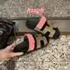 Designer tofflor chypre berömda skjutreglage sandaler kvinnor läder strand flip flops bekväm platt naturlig mocka fårskinn män och kvinnor rosa bruna casual skor