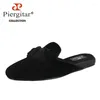 Slippers Piergitar Black Velvet com tassels artesanais Slides para desfile de moda e acolchoado de mula masculino de borracha de borracha nossa