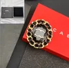Boutique 18K Gold-plattierter Brosche Designer klassisches kreisförmiges Design für modische charmante Frauen hochwertige Brosche hochwertige Geschenkbrosche Box