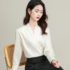 Kvinnor BLOUSES 2024 Office Lady Elegant Shirts Women White Glossy Silk Tops With Chic Brodery Cuff Patchwork Design Shirt Han Style Look