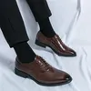 Casual schoenen lederen mode oxfords mannen all-match trouwjurk vintage stijlvolle aankomst mannelijk schoeisel