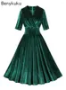 Vestidos de festa Vestido de veludo de natal de decote em V Green Rouched para mulheres Autumn Inverno Halva Manga alta Cantura Vintage Swing elegante