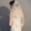 Bijoux de cheveux de mariage en dentelle courte brillante taille scintillante 2 niveaux en tulle doux veaux de mariée avec peigne blanc ivoire