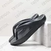 Designer Sandals Men de plage talliers des tongs d'été Nouveau pantoufles plates noires noires avec taille de boîte 36-45 559