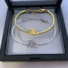 Luxury clássico Simple Designer Bracelets For Women Woman Girls 18K Gold Silver Retro Vintage Letters Geometry Gtening Love Chain Bracelet Jewelry Gift
