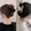 Coix de cheveux Barrettes nouvelles griffes de cheveux en coton en peluche adaptés aux femmes Clip de requin à haute température Clip à la mode accessoires coréens