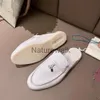 Derniers designers Slippers Top Quality Cashmere Mans Sandaux Chaussures Femmes Classic Boucle ronde Route Flat Talon Loisk