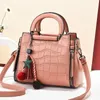 Axelväskor kvinnlig väska 2024 Trend Women's Fashion Five Pointed Star Pendant Decoration One-Shulder Messenger Handbag