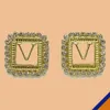 Örhänge Studörhängen Designer V Luxury Jewellery Bijoux S925 Silver Pin Diamond Square Formed Letter New Fashion High Quality Womens Mens Free Frakt grossist