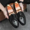 Elbise ayakkabılar erkekler resmi oxford brogue iş düğün kanat ipucu derbi patent deri moda