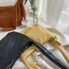 Tas 2024 dames Koreaanse ontwerper vrouwelijke handtassen hoogwaardige pu lederen dame schouder crossbody frenal riem hele verkoop