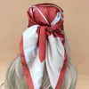 Bandanas Durag Luxury 70x70cm Square Kerchief Four Seasons Beach Scarf Popular Sunset Silk Silk Headband Womens New Design Style HeadBand 240426