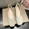 Chaussures décontractées Muisseurs coréens avec orteil carré de fourrure peu profonde Mocasins Femme Femme Footwear Sneaker 2024 confortable SLI