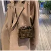 Mode lyxiga kvinnors handväskor tonåring hink väska tjej pu läder axel väska klassisk designer crossbody väskor lady handväska