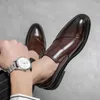 Zapatos de vestir de otoño negocio uso formal de ropa de cuero para hombres coreanos británicos casuales de encaje de encaje de encaje informal