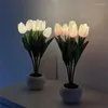 テーブルランプチューリップランプバッテリー操作ポータブルナイトライトシミュレーションベッドルームオフィスカフェの装飾用フラワーベッドサイドギフト
