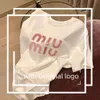 Miumiubag Mui Mui Bag Kadın Tasarımcı Tshirts Miui Gömlek Yaz Kadın Tişört Tankları Elmas Nakış Tişörtleri Baskılı Tees Üstleri Kısa Çıkışlar 616