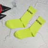 2024 Designer Farbbrief Socken Mode Neuheit Harajuku Beschriftung Socken Männer Frauen Baumwoll Skateboard Street Freizeitsocke