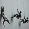 6PCSSET Industrial Style Climbing Man Resin Wall Hanging Decoration Sculpture Figure Creative Retro Presto Prestue Decor 240418