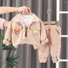 Kledingsets Designer Kinderkleding Babykleding Spring herfst jongens cartoon corduroy jas beer t-shirts broek tracksuits peuter kinderen pakken