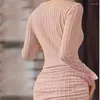 カジュアルドレス秋のファッション女性の堅実な丸いネックラップヒップドレスエレガントな刺繍ボタンドローストリングプリーツ長袖の不屈