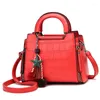 Axelväskor kvinnlig väska 2024 Trend Women's Fashion Five Pointed Star Pendant Decoration One-Shulder Messenger Handbag
