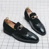 Casual schoenen Loafers mannen stenen patroon pu stiksel faux suède metal buckle mode zakelijke bruiloft feestjurk