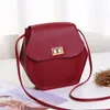 Schoudertassen ontwerper vrouwen 2024 tas faux lederen messenger dames portemonnee crossbody telefoon handtassen