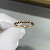 Gioielli di marca Van Mizhu Tricolor Ring è e può essere impilato per l'abbigliamento quotidiano.Nicchia di nicchia di nicchia di lusso semplice uomini adatti donne da indossare alla moda