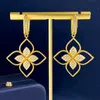 2024 Roberto Coin Four Leaf Clover Diamond Diamond Earrings Natural Shell Gemstone Gold Plated 18K Designer Women T0p Quality Official Replica Brand Designer