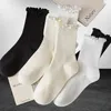 Skarpetki dla kobiet 5/10 Pafle pliskie bawełniane czarno białe nowość śmieszna kostka urocza solidna, oddychająca mody crew sock