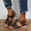 Freizeitschuhe Sommer Frauen im römischen Stil Keil flacher Mund Sandalen Knöchelgurt