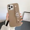 携帯電話ケースストラップパーソナライズされたカスタム名シルバーゴールドメタルレターレザーフォンケースiPhone 15 14 13 12 11 Pro Max Cover Hard J240426