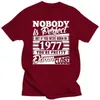 Erkek Tişörtleri 2024 Yaz Yeni Erkek T-Shirt 1977 Retro T-Shirt 1977 Doğum Günü 1977'de Yeni Yıl Hediye Eğlencesi Üstü Günlük T-Shirt J240426
