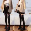Kvinnors strumpor lolita damer flickor tjock varm lång ben sexig spet knä höga strumpor över bagageutrymmet svart vit