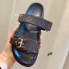 Luxury Bom Dia Gerine. Great Leather Sandale Slipper Shoe Casual Shoe Summer Beach Gladiator Mules Hasp New Womans Flat Slide Designer Sliders Platform Sandale 35-45