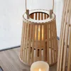 Titulares de velas atmosfera de lanterna de madeira pendurada em bambu ao ar livre Hollow Bougie Mariage Suporte de Vela Candelabros