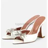 Célèbre été amina muaddi rosie sandals chaussures femmes arc les mules en cuir ornées glissa sur des pantoufles de fête de mariage bijou d'embellissement fleuriste talons hauts