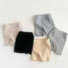 Broek 2024 Zomer broek broek lint elastische streepbroeken kinderen casual babykleding kinderen jongens en meisjes kledingl2404