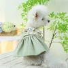 Vestido de vestuário de vestuário de cachorro vestido multicolor roupas pequenas roupas de arco floral gato gato doce renda de lapela design de fantasia produtos de estimação por atacado