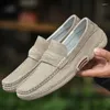 Chaussures décontractées 2024 Men de cuir mocassins en daim de haute qualité Moccasins confortables