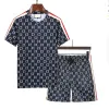 2024 Designer Mens Tracksuits sets Jogger Sweatshirts Sports Jogging Suits de survêtement en deux pièces T-shirt T-shirt Summer Imprimé à manches courtes