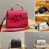 مصممي مصممي حقيبة اليد المصممة حقائب Visling Women Crossbody Bag Bag عالية الجودة الموضة الكلاسيكية Flap Women Presh Black Pink