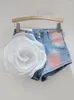 Kvinnors jeans mode denim shorts låg midja 3d blommor dekorera färgkontrast färgfickor byxa sommar 2024 tidvatten 29l7239