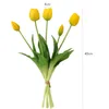 Decoratieve bloemen 5 pc's zachte rubber kunstmatige tulpenboeket kleurrijke handbindingen nep decoratie voor woonkamer eettafel bruiloftsfeestje