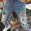 Jeans maschile harajuku maschi abbigliamento di lusso europeo jeans jeans designer kpop designer coreano fidanzato q240427