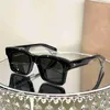 Lunettes de soleil de grande qualité Classic Eyeglass Outdoor Beach Sun Sunes For Man Woman Color Facultatif Triangulaire Signature XVZU