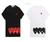 Mode män spela t-shirt cdg designer hjärtan casual kvinnor des badge garcons grafiska tee hjärta bakom bokstaven på bröstet t-shirt